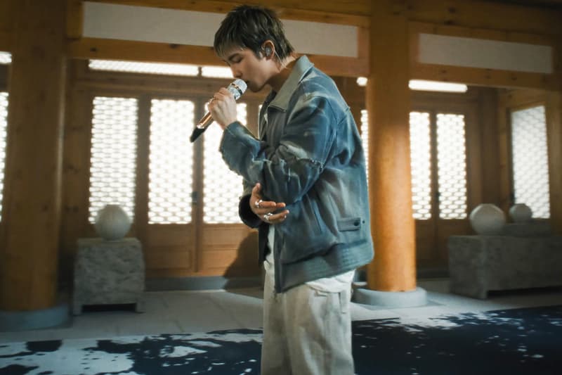 BTS 直播演出新歌《SWIM》全员率性演绎 JiyongKim 造型