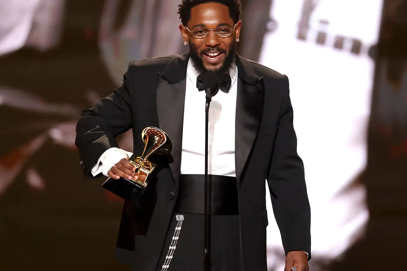 Kendrick Lamar《good kid, m.A.A.d city》连续 700 周攻占 Billboard 200 榜单