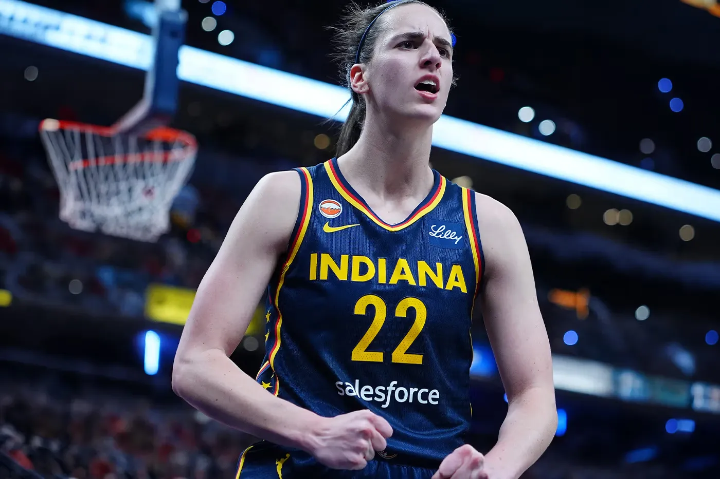 Caitlin Clark 球衣狂卖，全美篮球销量高居第 2 仅次 Stephen Curry