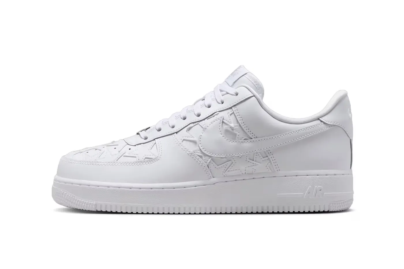 Nike 经典再升级：全新 Air Force 1 Low「White Stars」鞋款登场