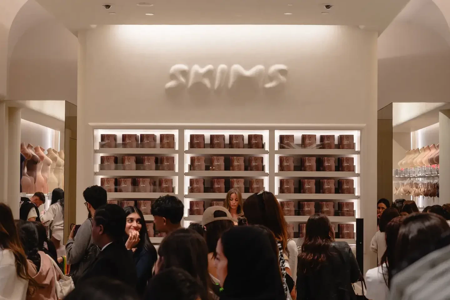SKIMS 将于中国香港开设亚洲首家旗舰店