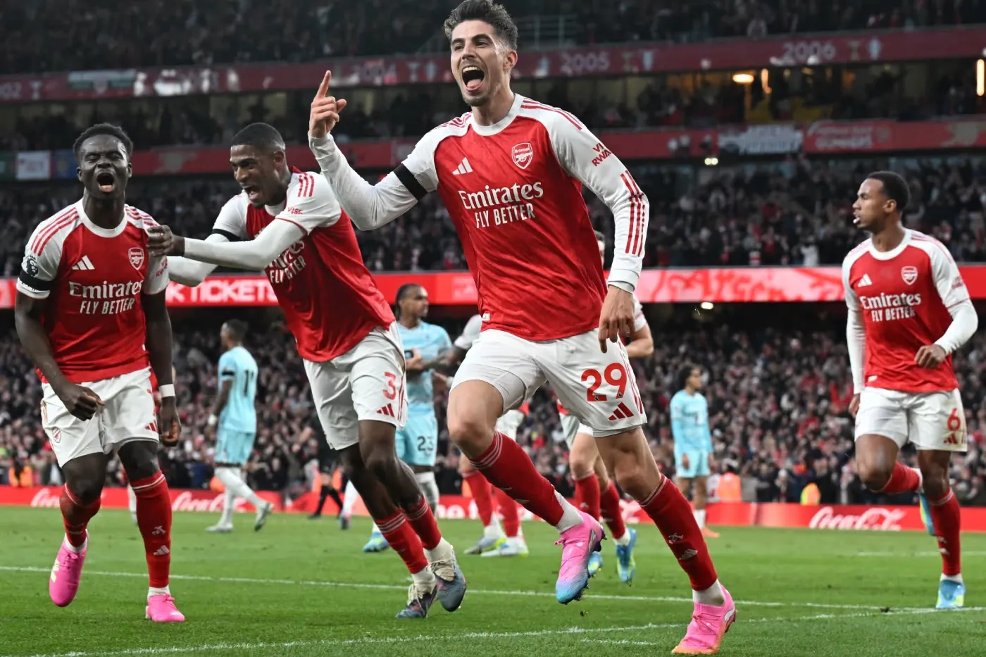 Arsenal 相隔 22 年重夺 Premier League 冠军宝座