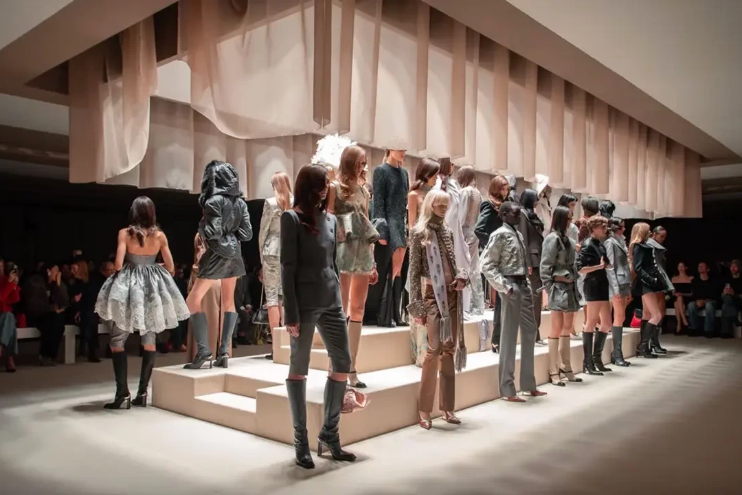 Alexander McQueen 将重返伦敦时装周