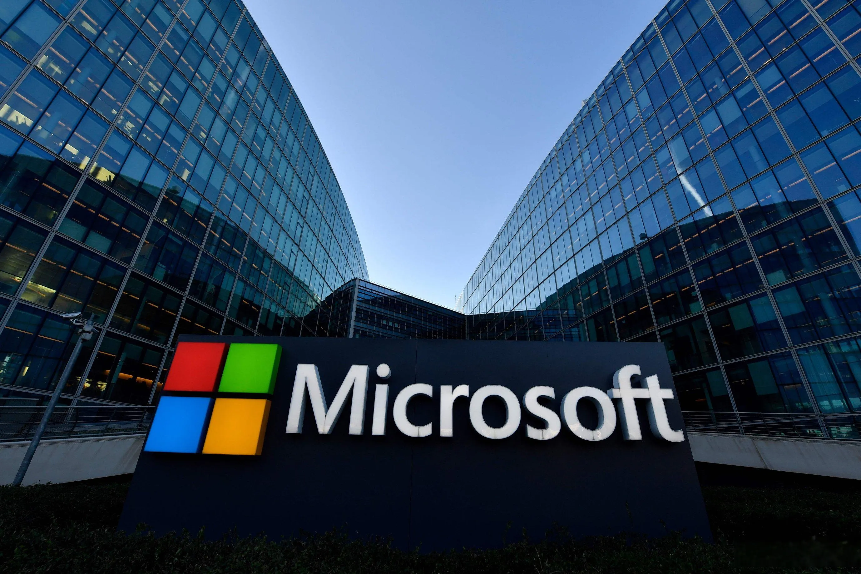 微软悄然将 Windows 10 支持延长至 2027 年 10 月