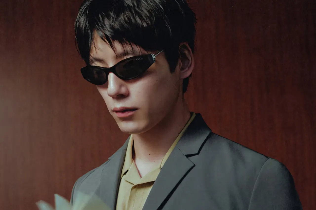 Gentle Monster 颠倒 Prada Logo 推出首个联乘系列