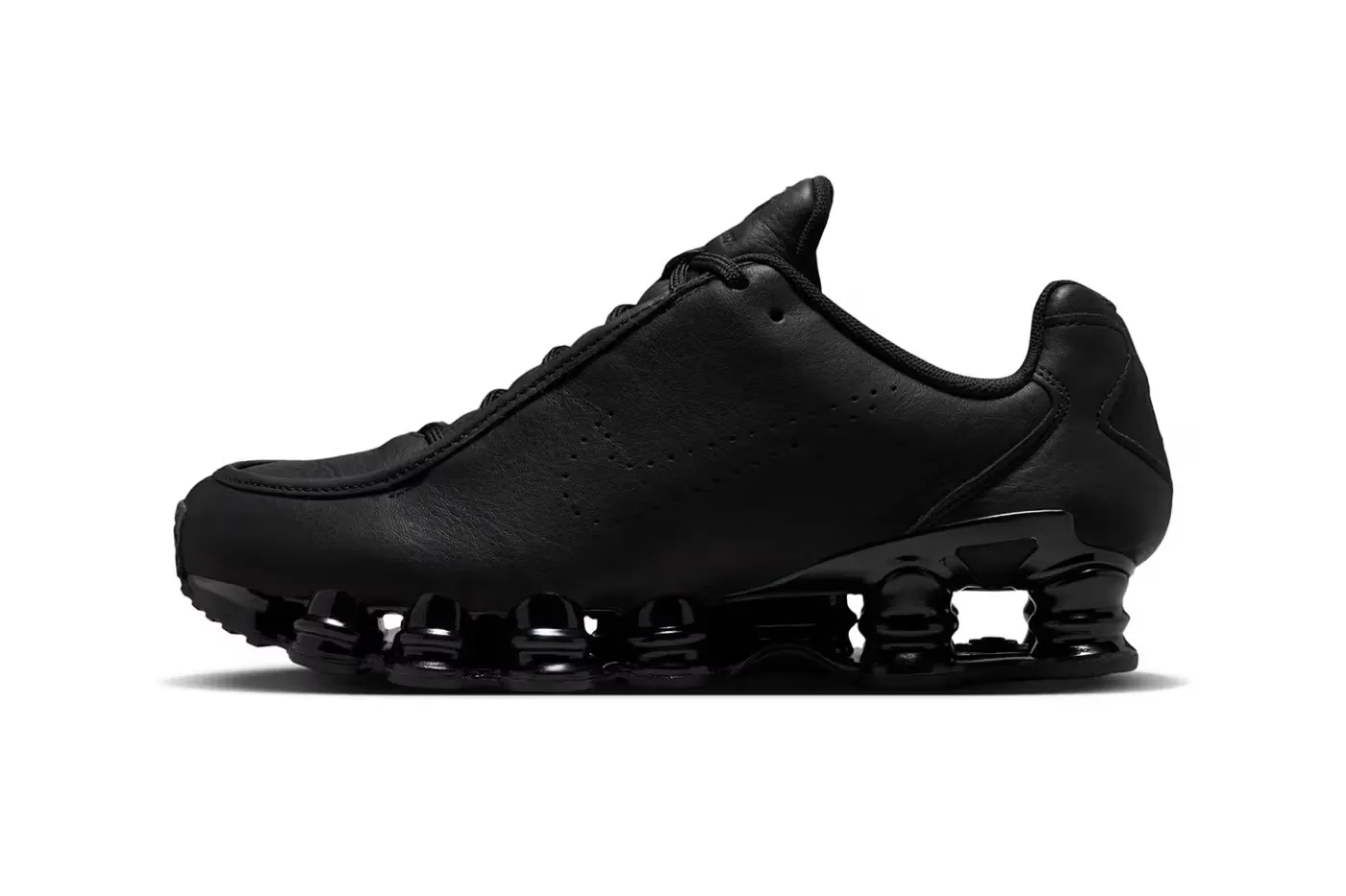 Nike 推出全黑皮革版 Shox TL　经典跑鞋全面进军时尚圈