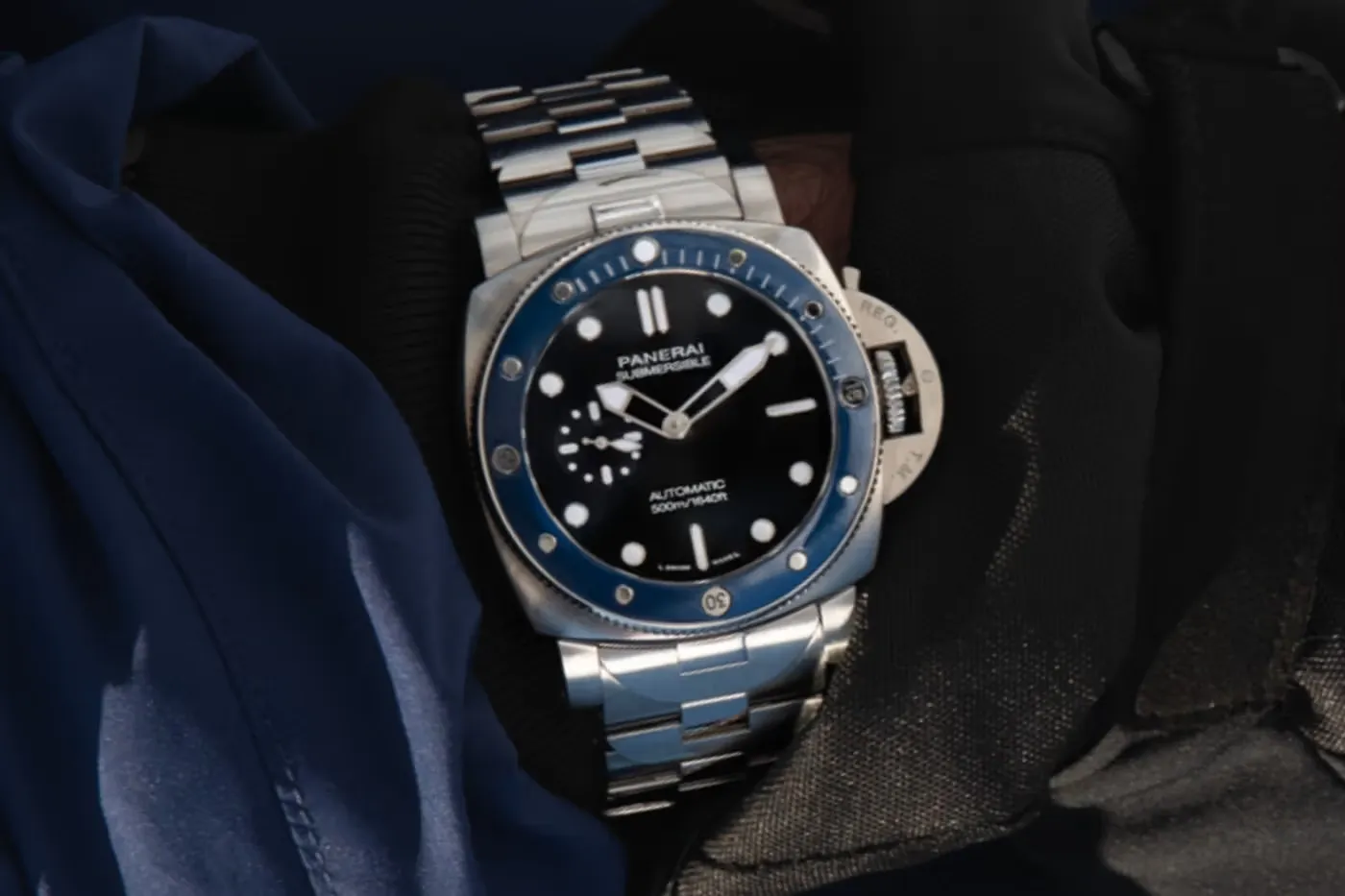 全新 Panerai Submersible PAM01756 回归无日期表盘设计