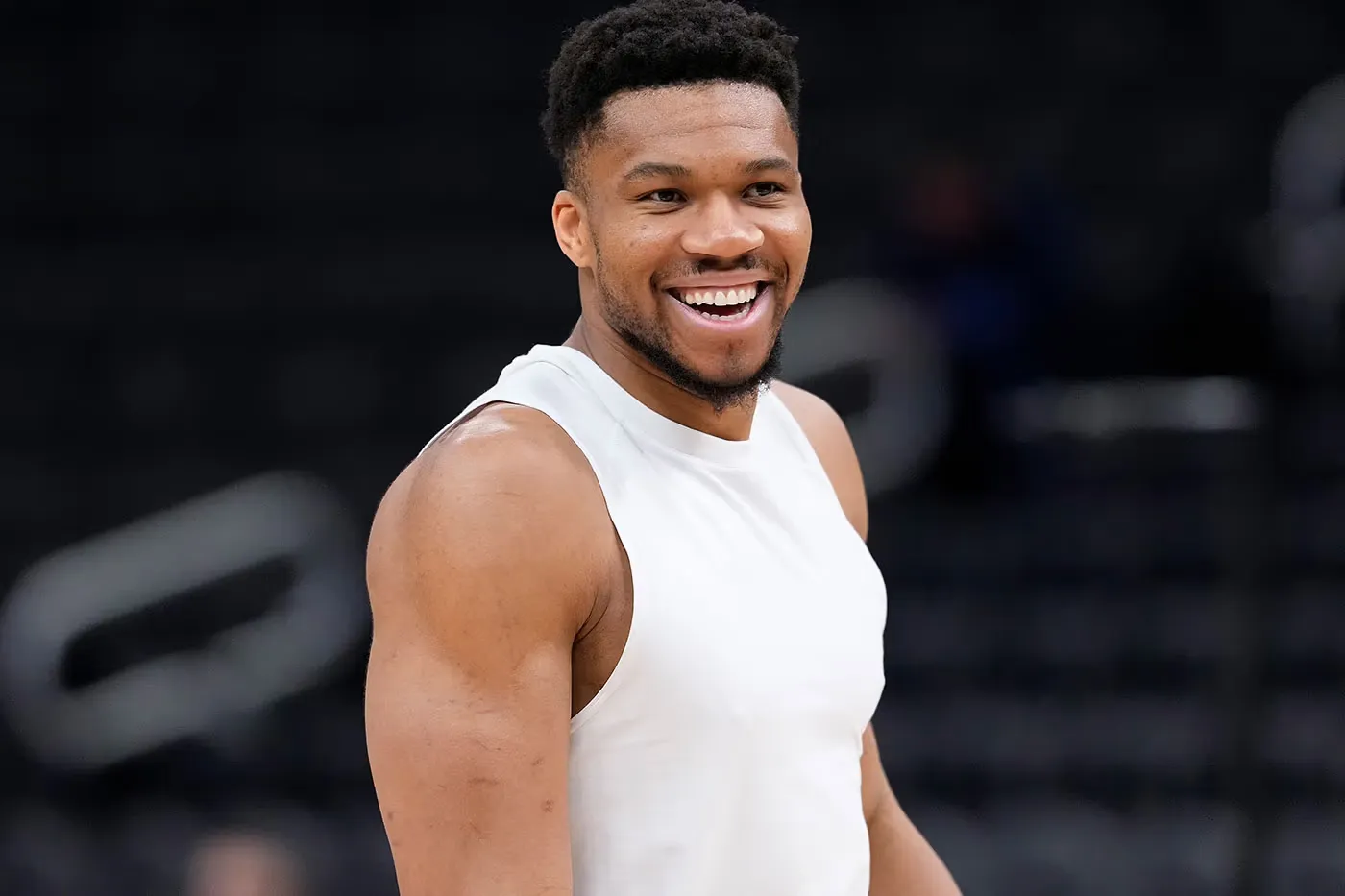「Greek Freak」新时代启动：Giannis Antetokounmpo 公开 Miami Heat 全新球衣号码