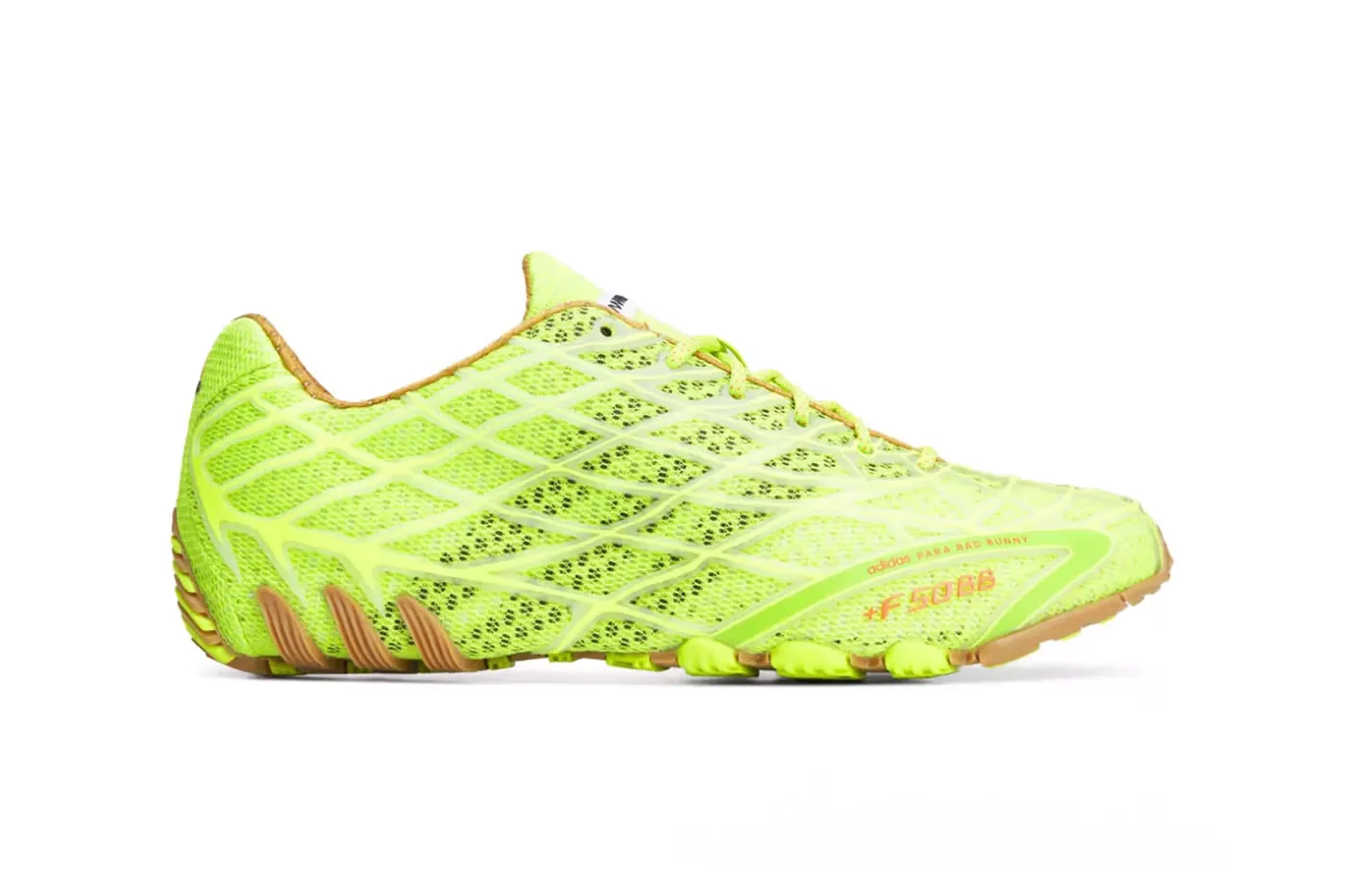 Bad Bunny 联乘 adidas 推出 F50 Ghost Sprint「Solar Slime」萤光新色火速引爆话题