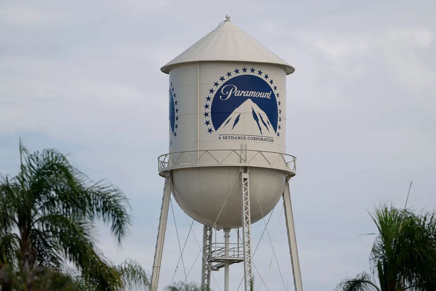 12 个州入禀提反垄断诉讼寻求叫停 Paramount 与 Warner Bros. Discovery 合并案