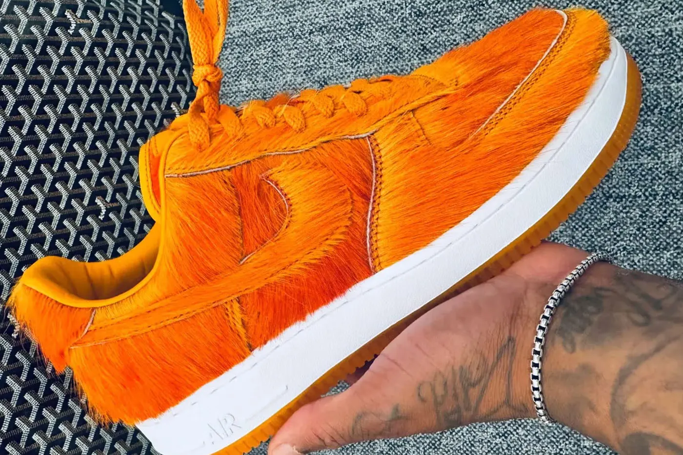 Nike Air Force 1 Low「橙色人造毛」配色鞋款曝光