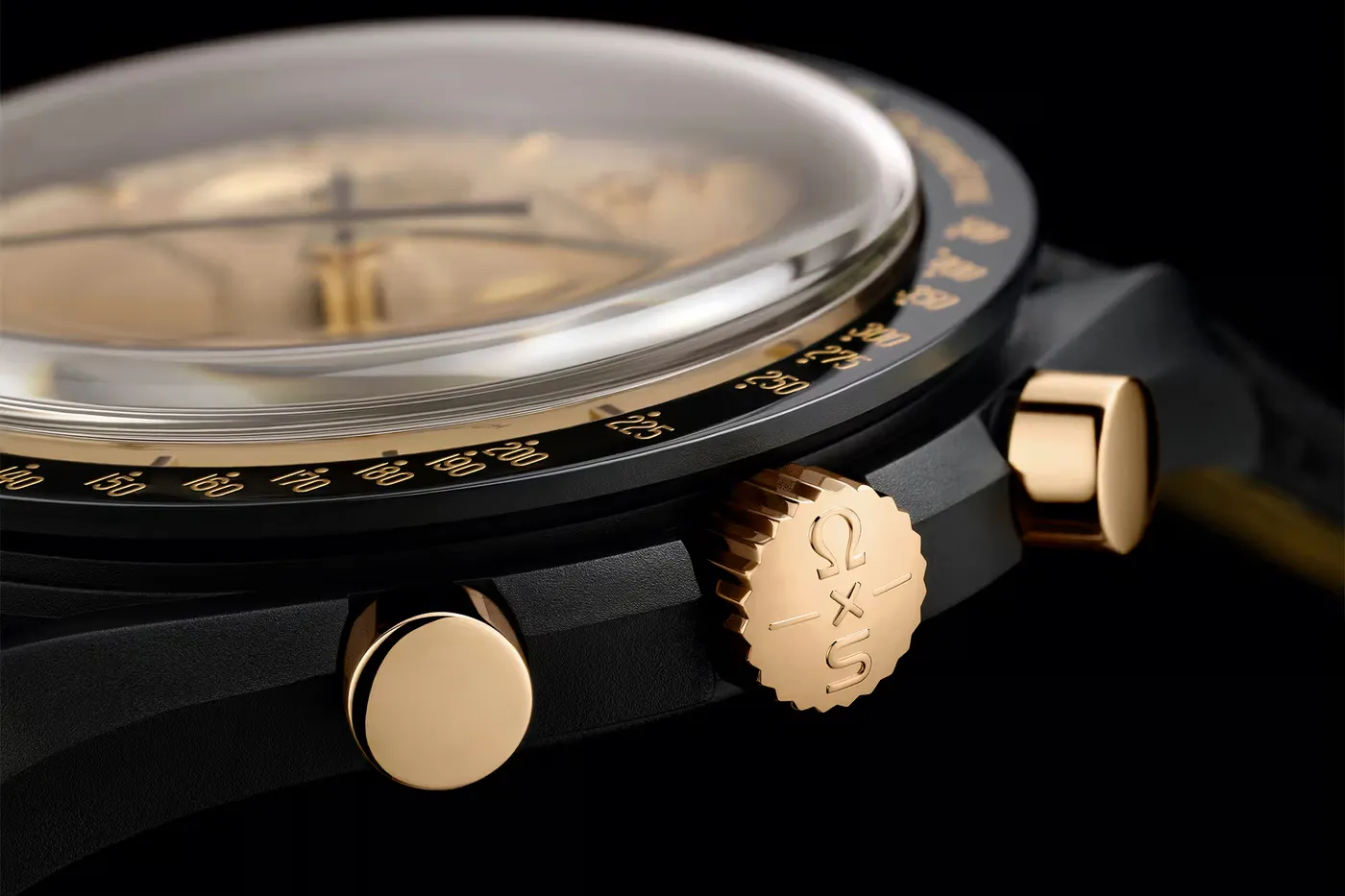 OMEGA × Swatch 推出黄金材质 MoonSwatch 腕表