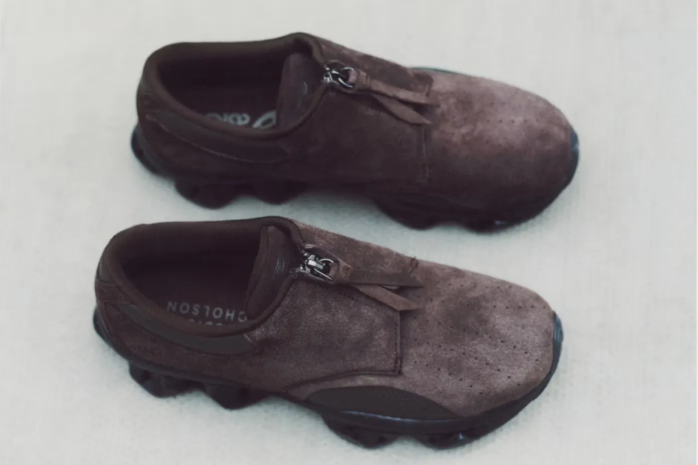 Studio Nicholson 携手 ASICS 推出全新联名系列