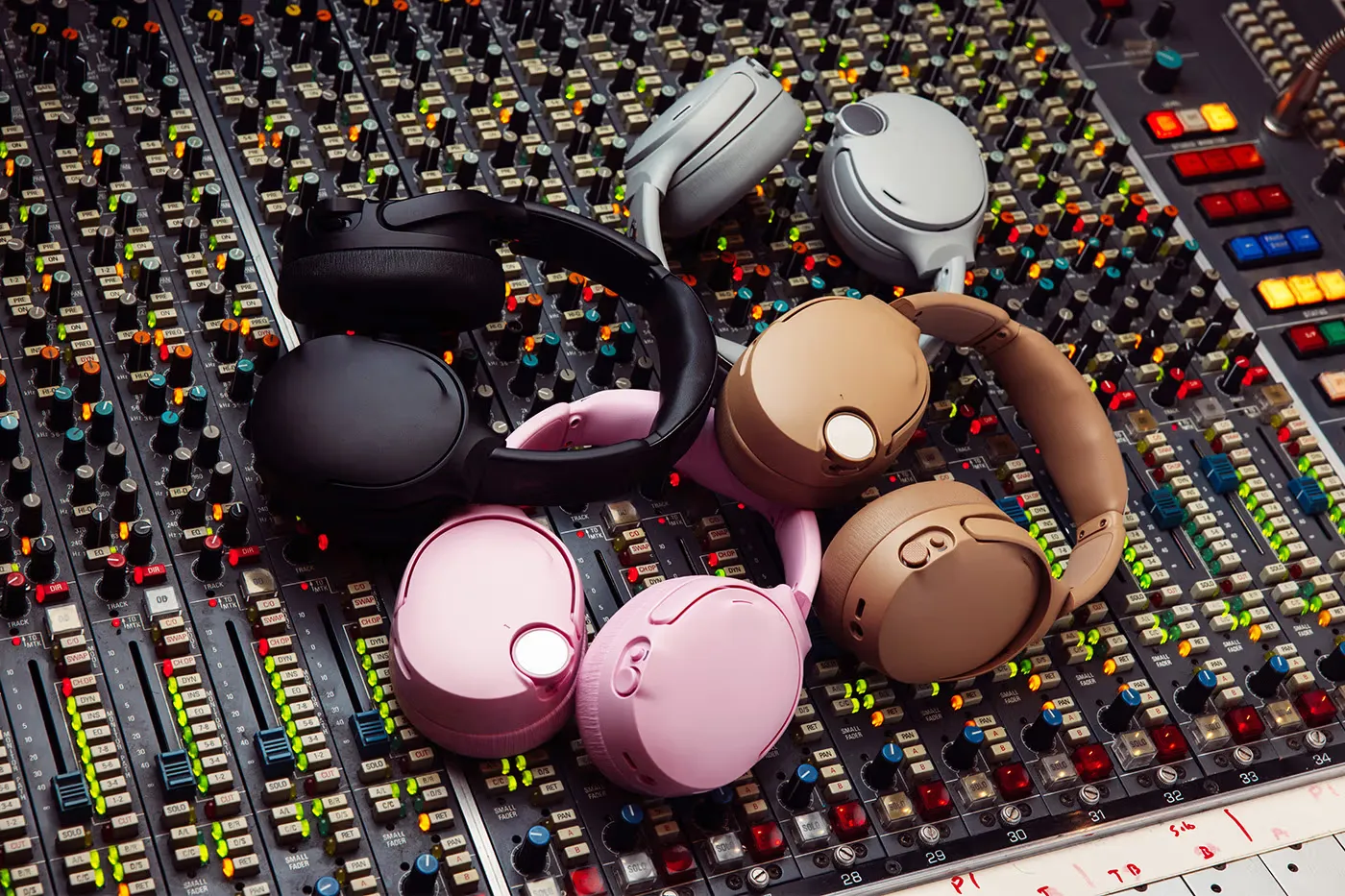 Skullcandy 联手 Bose 推出高端 Crusher 1080 ANC 头戴耳机