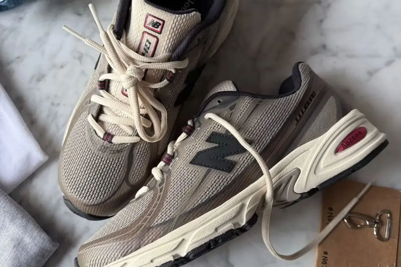 JJJJound × New Balance 740「Taupe」联名鞋款曝光