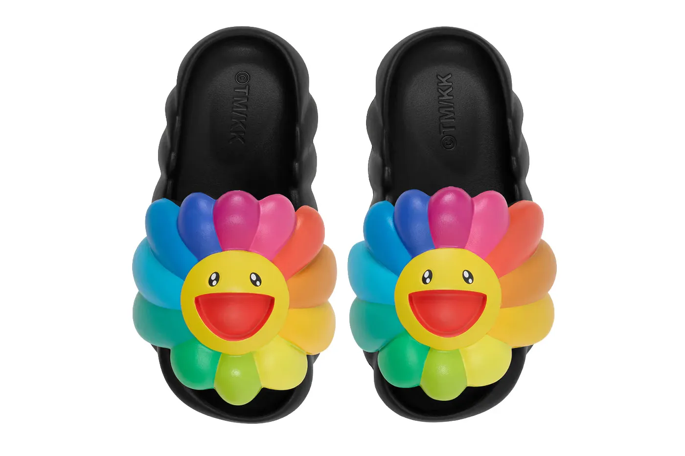 Takashi Murakami Ohana Hatake Full-Bloom Slipper 推出「Rainbow」配色鞋款