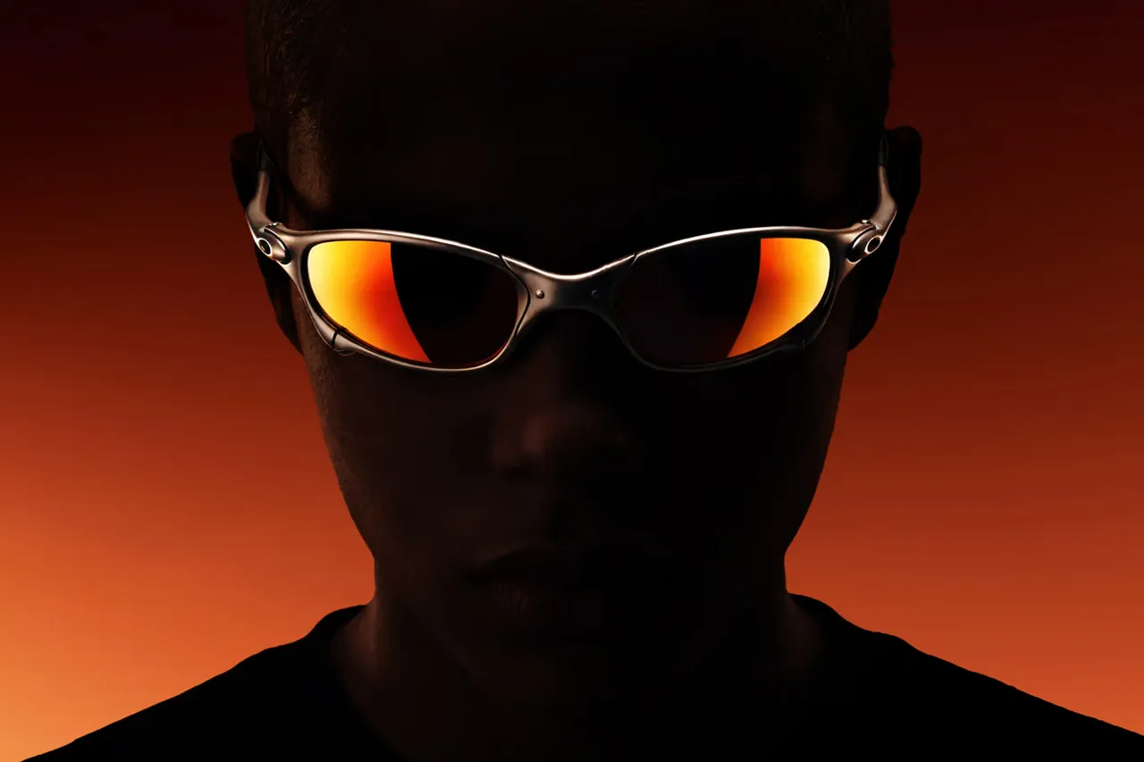 Travis Scott 重现 Oakley 档案库经典之作：MUZM X-Metal Juliet Prototype