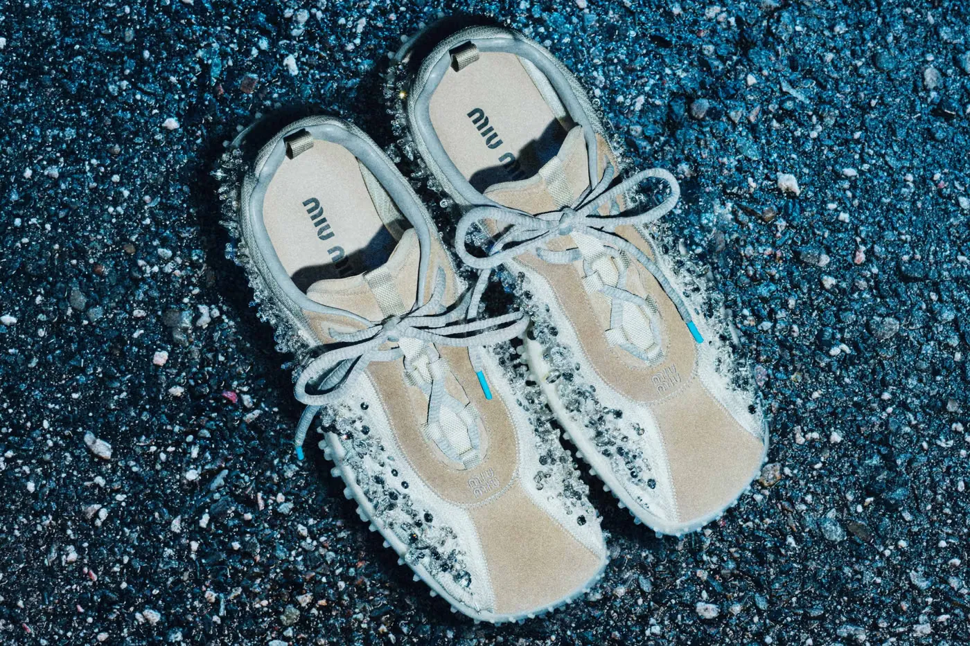 Miu Miu Bubble Shoe 重返市场，增添珠饰光芒
