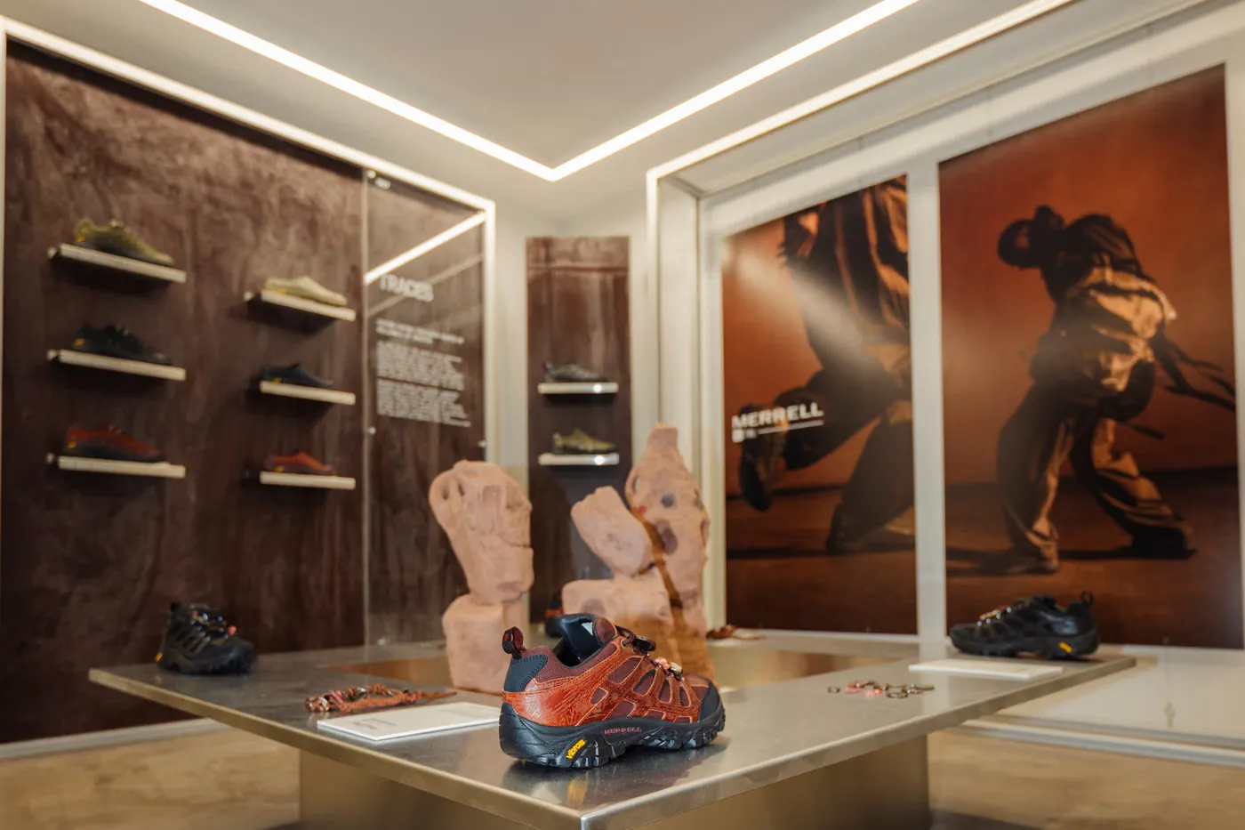 率先预览 MERRELL 1TRL 2027 春夏系列全新鞋履矩阵