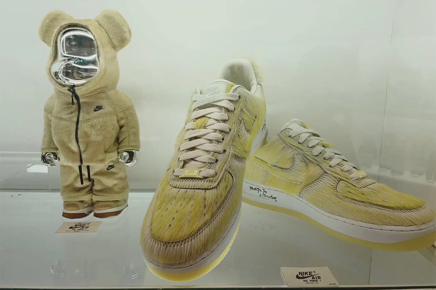 率先近赏 Medicom Toy × Nike Air Force 1「BE@RBRICK」黄调仿小马毛设计