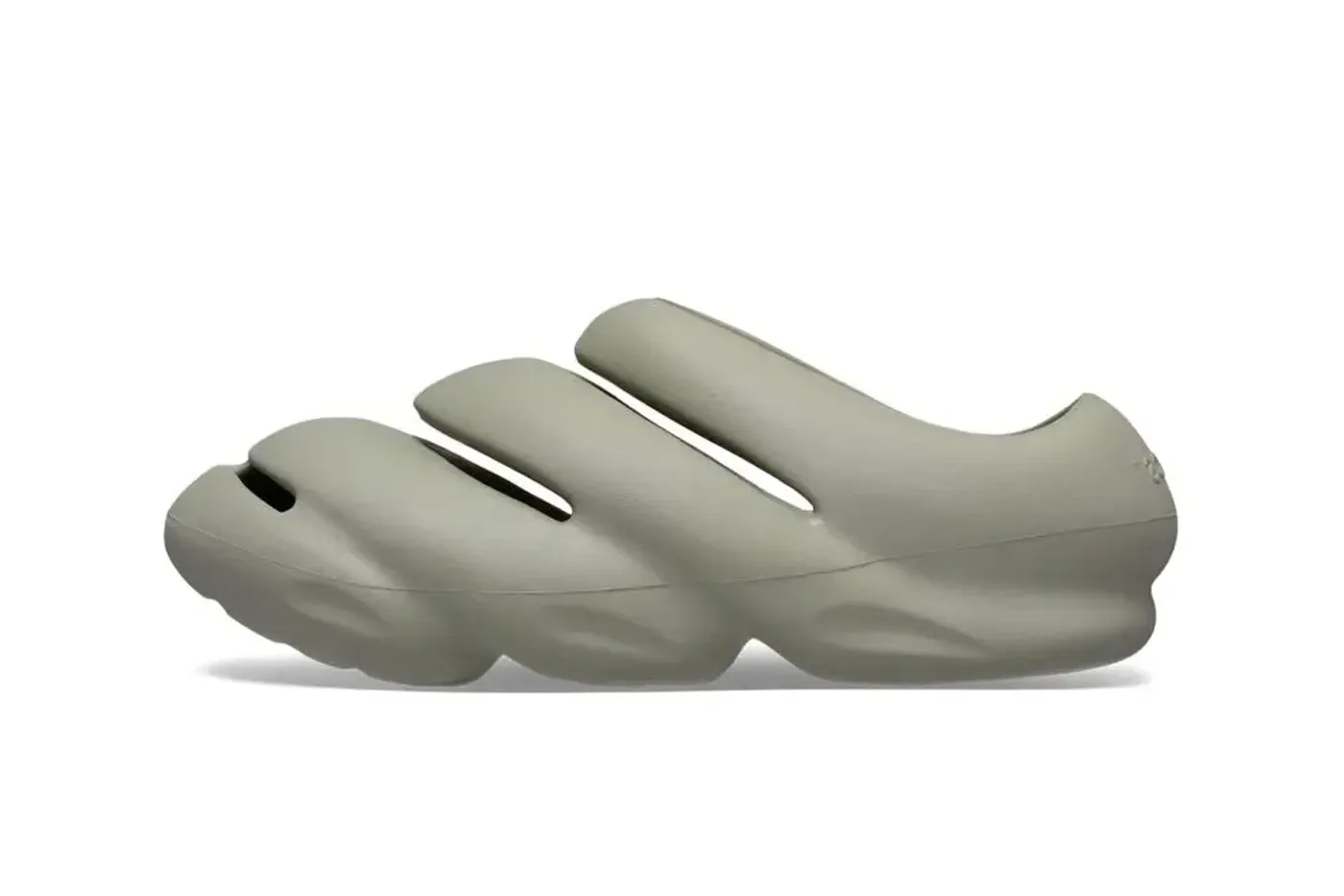 Crocs 推出 ROY 最新「Elephant」配色鞋款