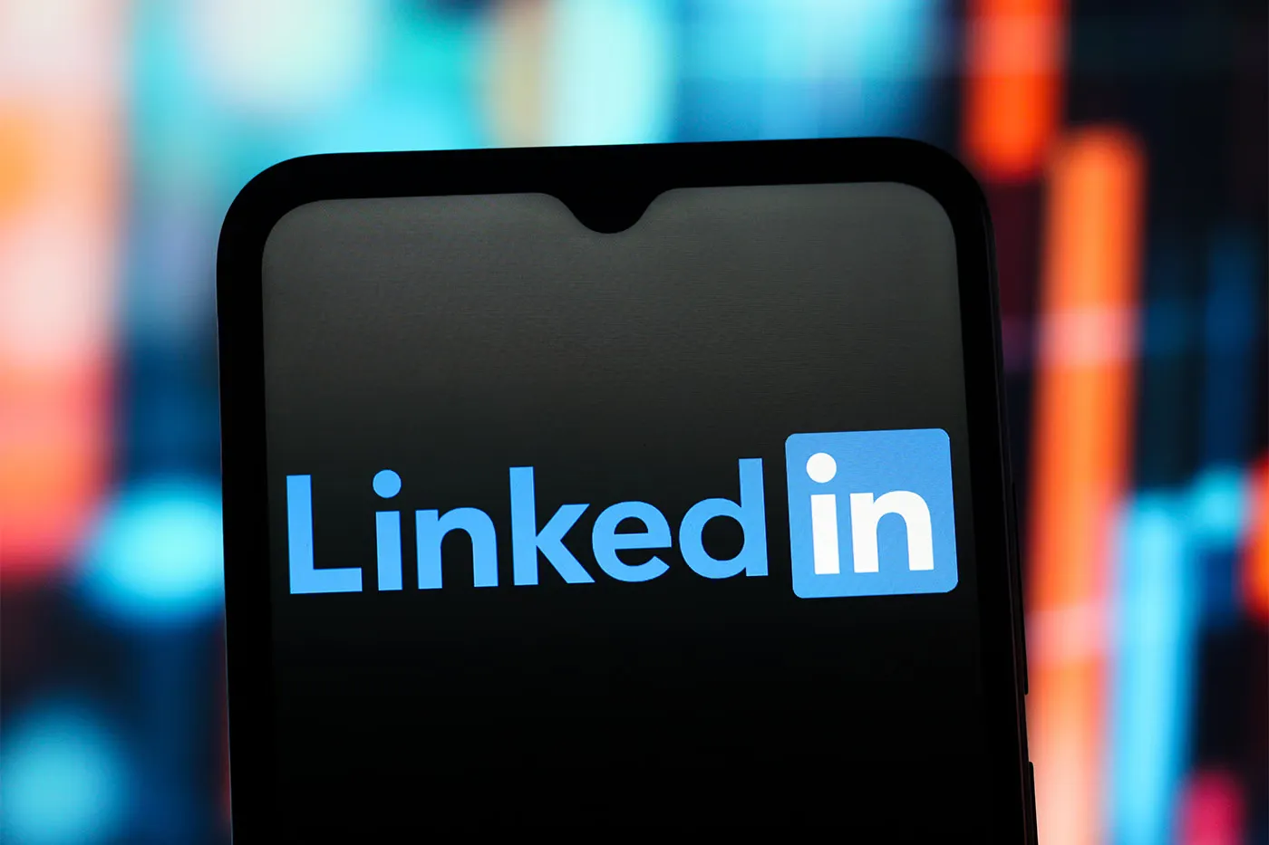LinkedIn 推出「看起来像 AI 垃圾内容」检举按钮，以打击动态消息垃圾内容