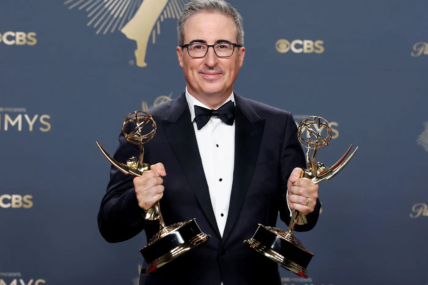 John Oliver 与 HBO 续约，《Last Week Tonight》将播映至 2027 年