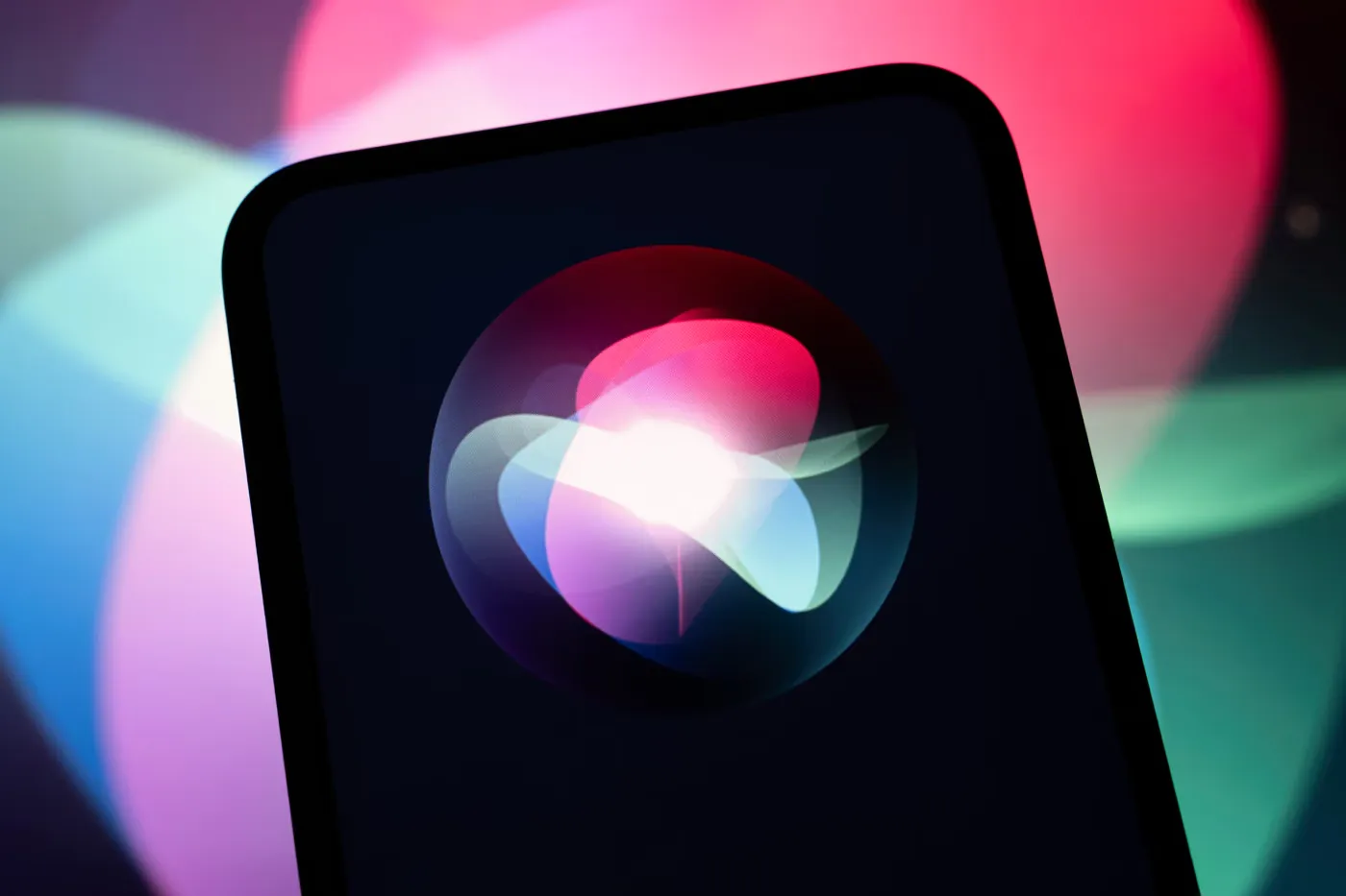 Apple 公布支援 Siri AI 的 iPhone、Mac 与 iPad 型号