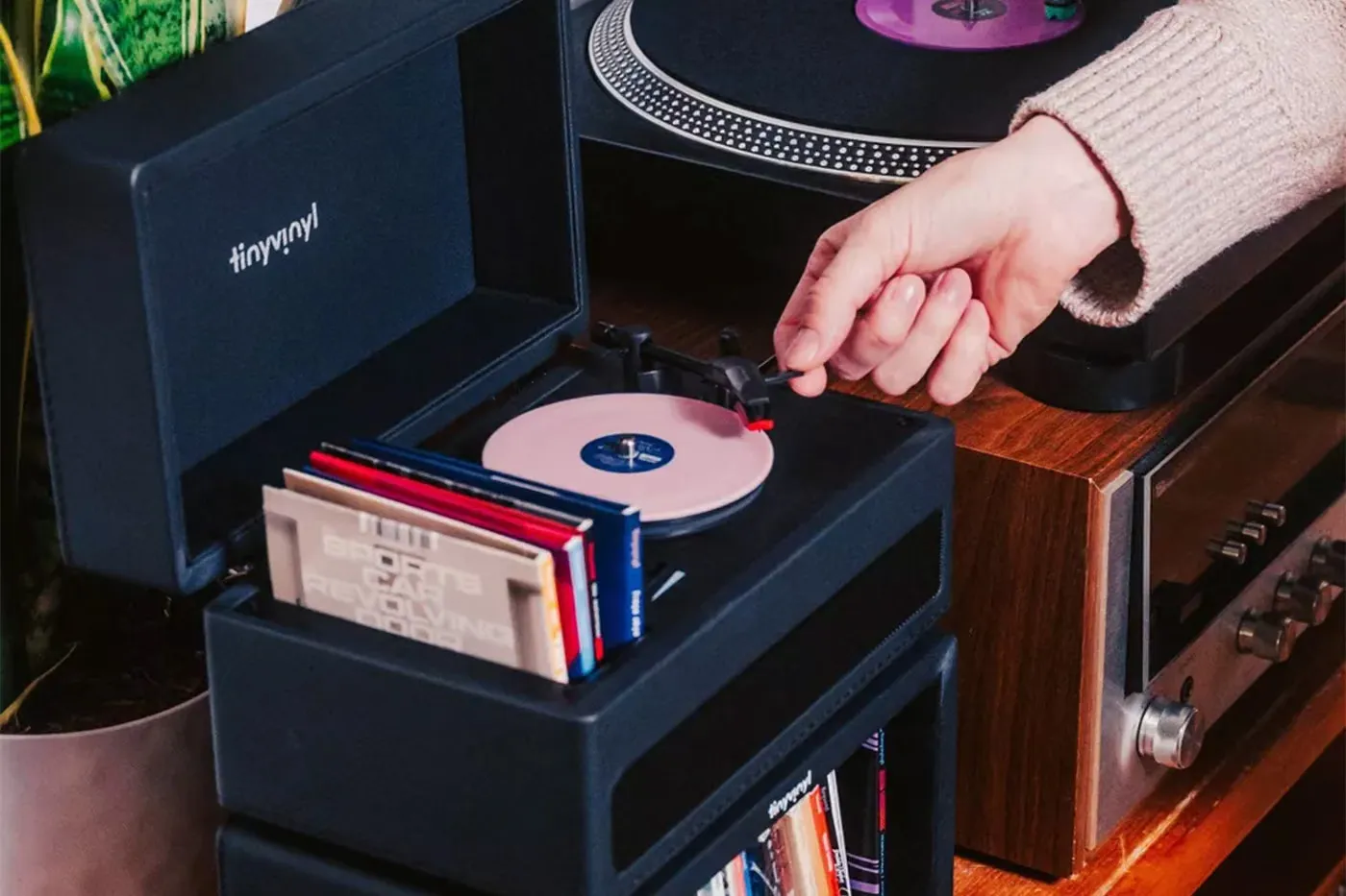 Tiny Vinyl 推出专为 4 吋唱片而设的 49.99 美元迷你唱盘
