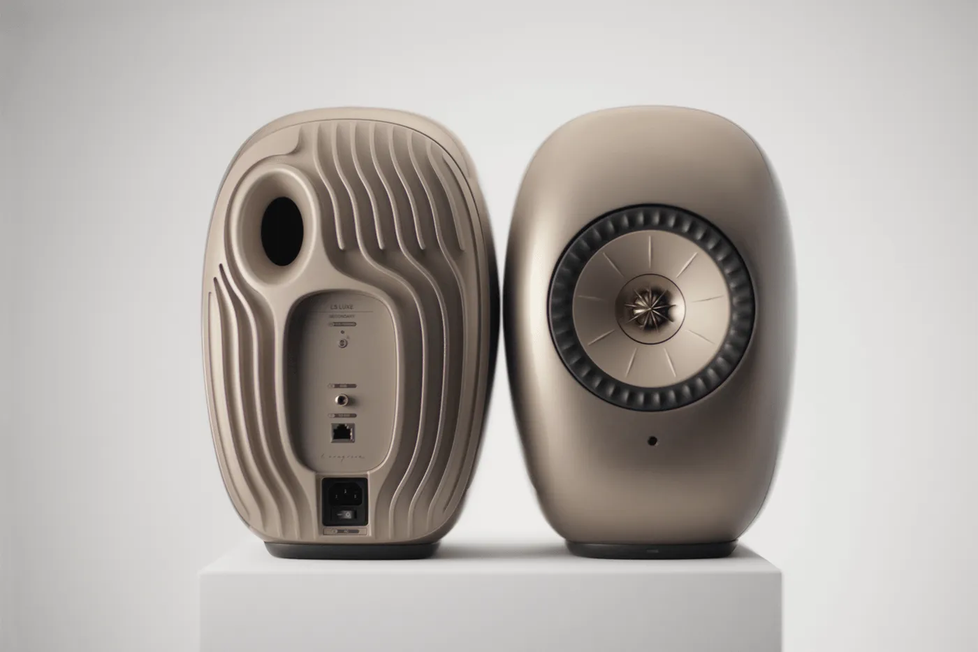 KEF 携手设计师 Ross Lovegrove 释出全新 LS LUXE 无线音响系统