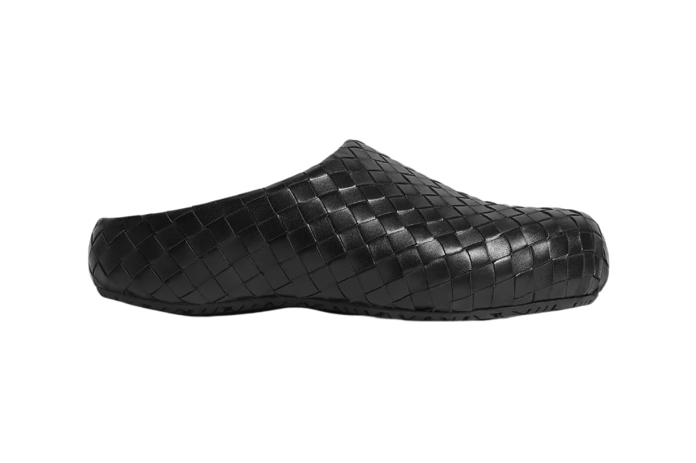 Bottega Veneta Klog Mule 以无缝 Intrecciato 编织演绎小羊皮木屐鞋