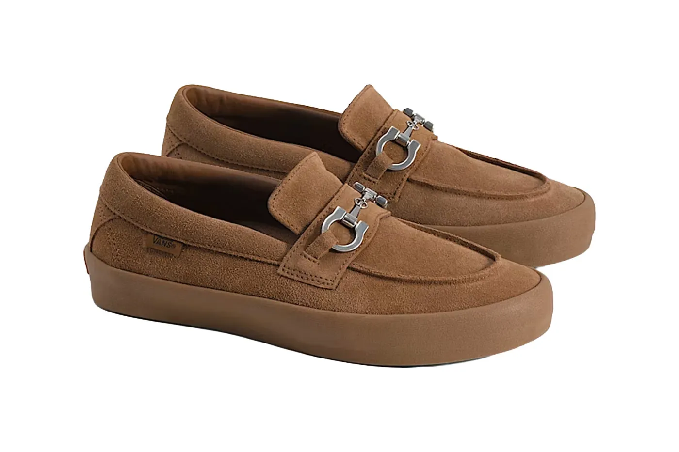 Vans 将便士乐福鞋改造为滑板鞋，推出「黑色」及「腊肠犬啡色」配色