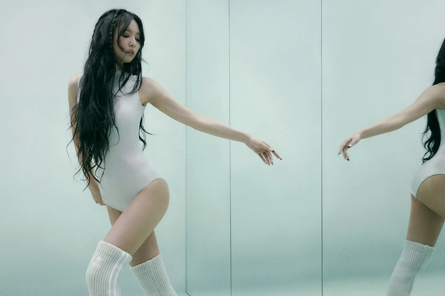 adidas Originals 携手 JENNIE 开启首次合作系列将于 9 月 1 日在全球上市