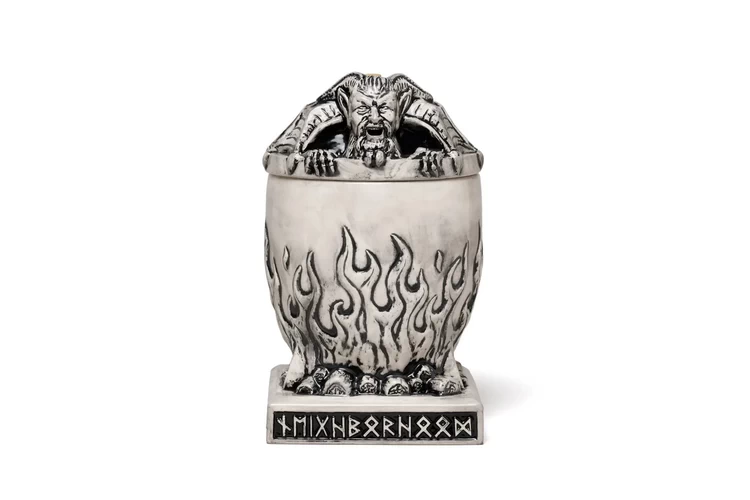 NEIGHBORHOOD 带来 2026 秋冬全新「Cauldron Incense Chamber」香炉摆件
