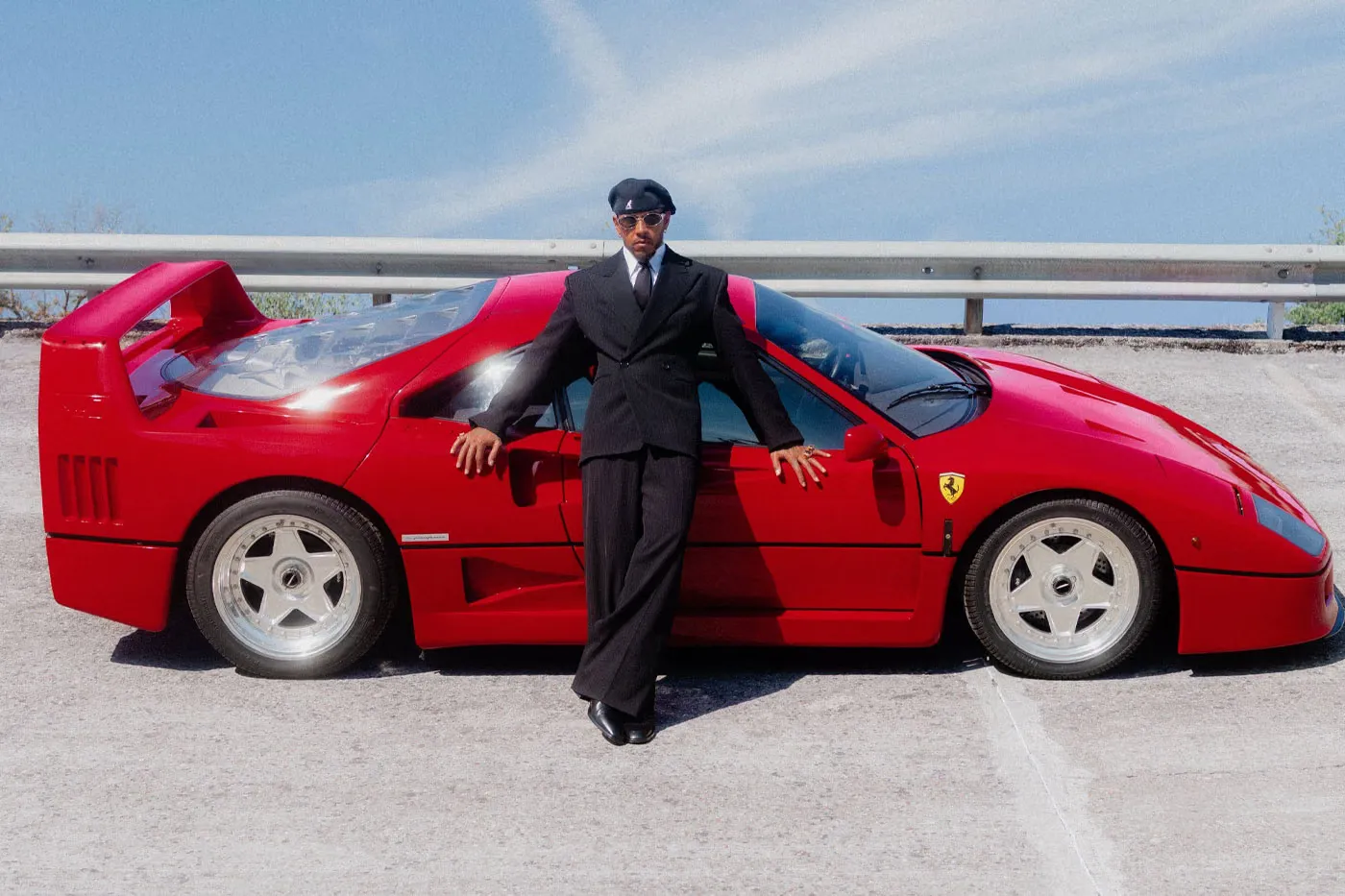 Lewis Hamilton 驾驶 Ferrari F40 现身，成就汽车文化里程碑与收藏家梦想