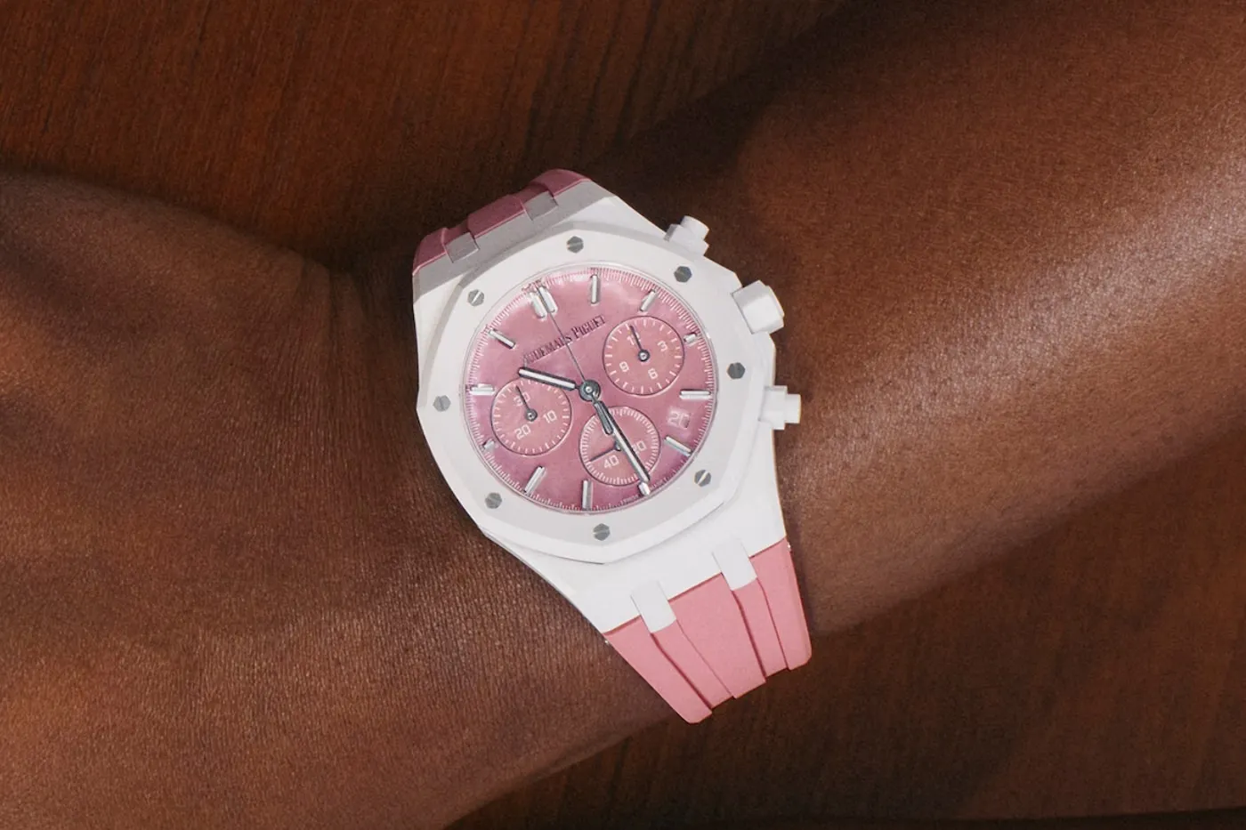 Audemars Piguet 推出 38mm 白色陶瓷 Royal Oak Chronograph 向 Serena Williams 致敬