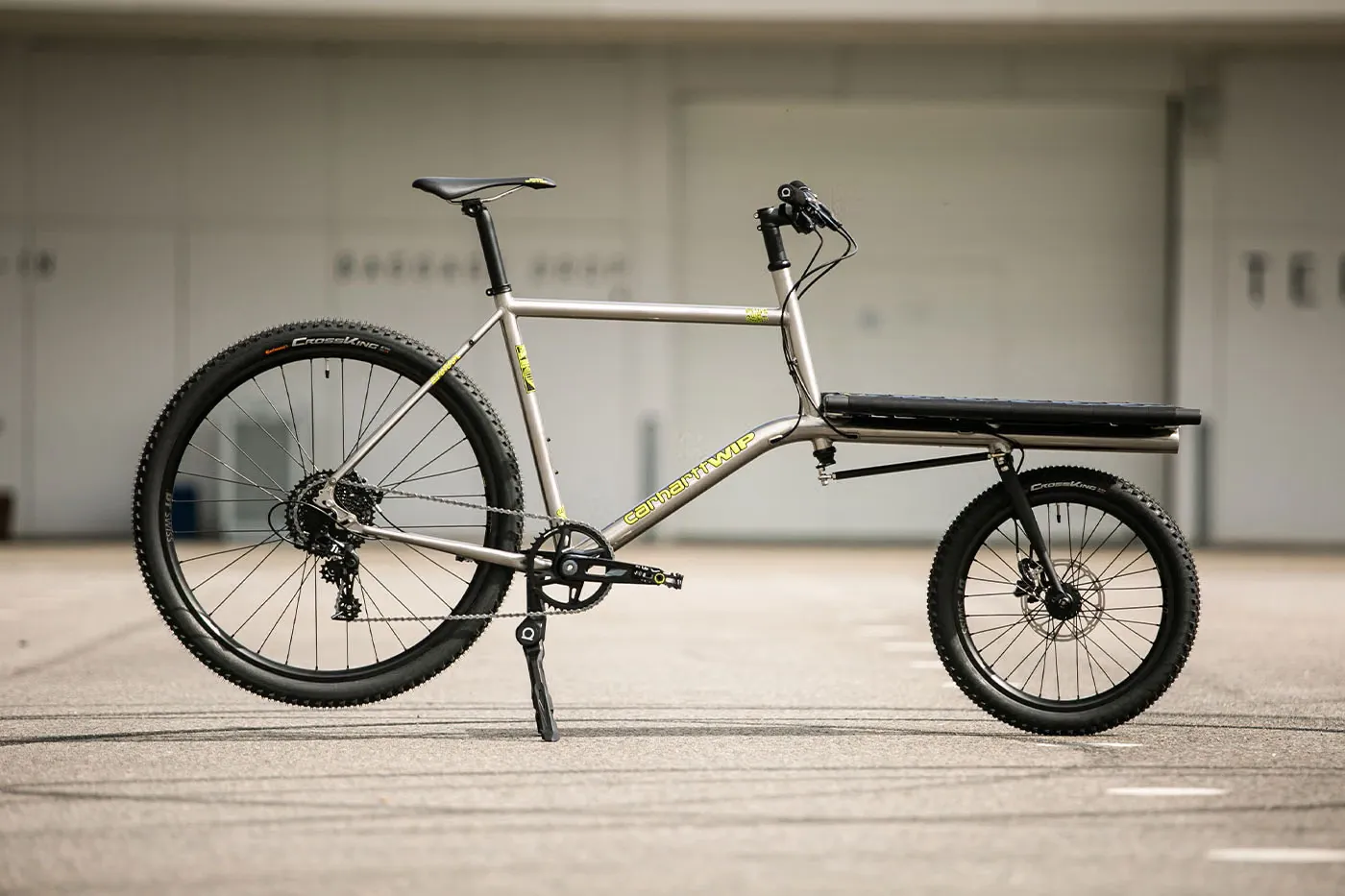 Carhartt WIP 携手 OMNIUM 推出限量不锈钢 Mini-Max 货运自行车