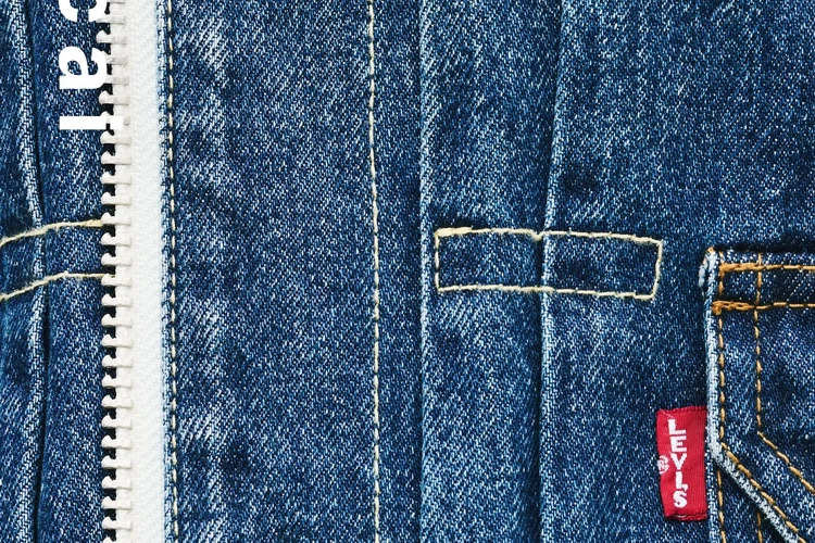 sacai 预告全新 Levi’s® 联名系列
