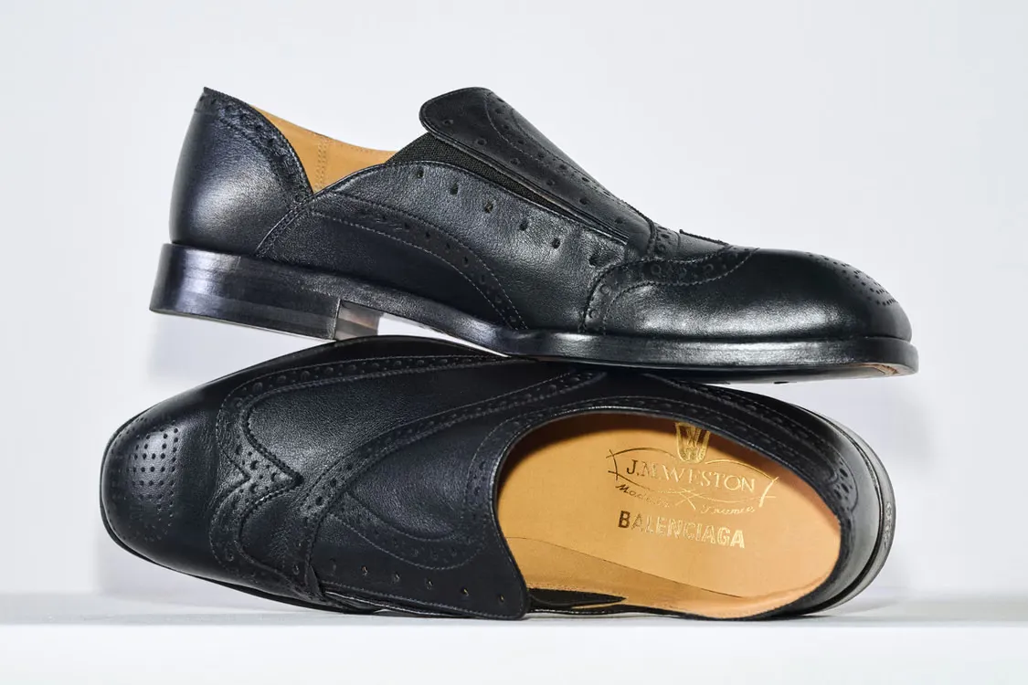 Balenciaga 携手 J.M. Weston 打造 2026 冬季混合鞋履系列