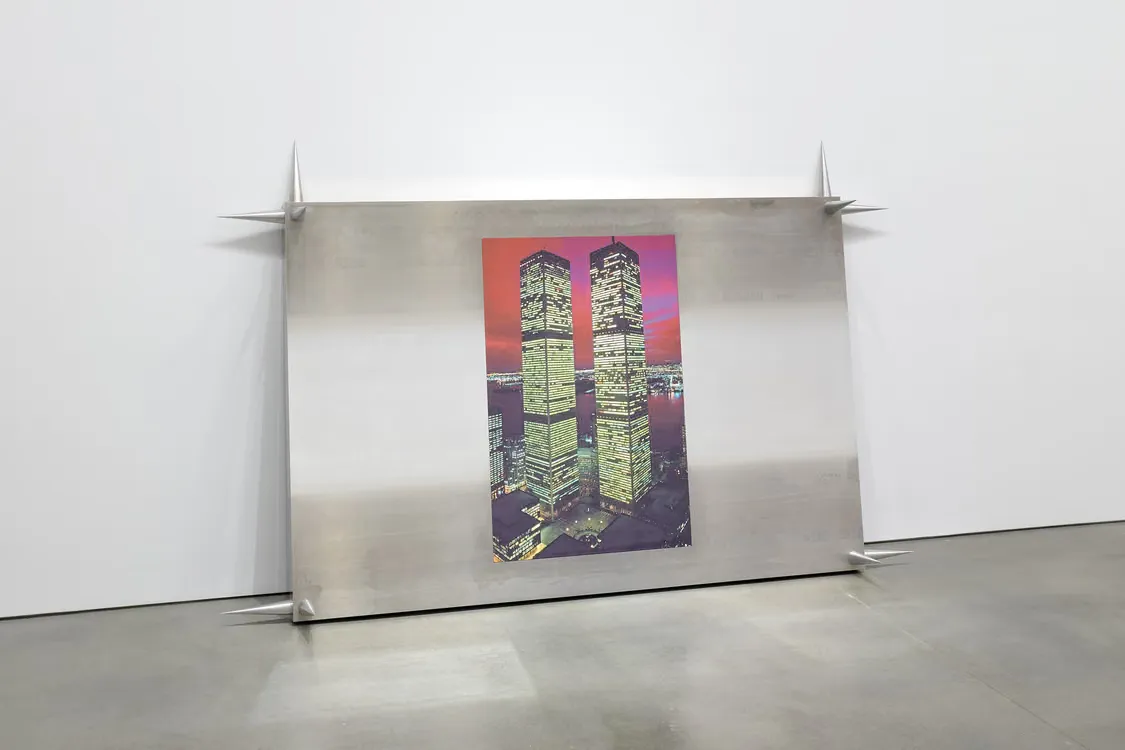 Jordan Wolfson 于 Gagosian New York 打造镜像迷宫