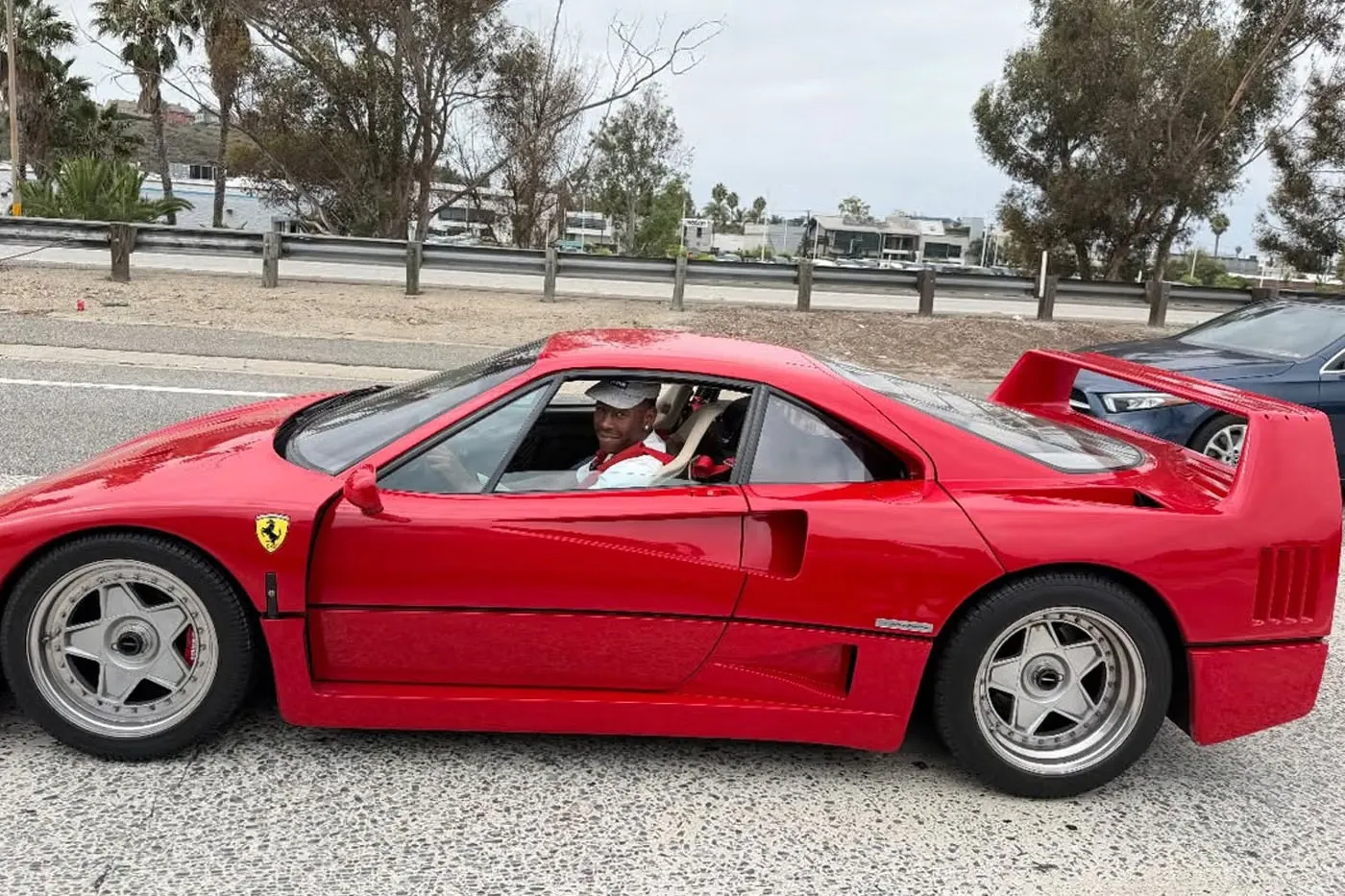 公路上的最后纯种赛车：Ferrari F40 如何成为时尚与赛车界的终极地位象征