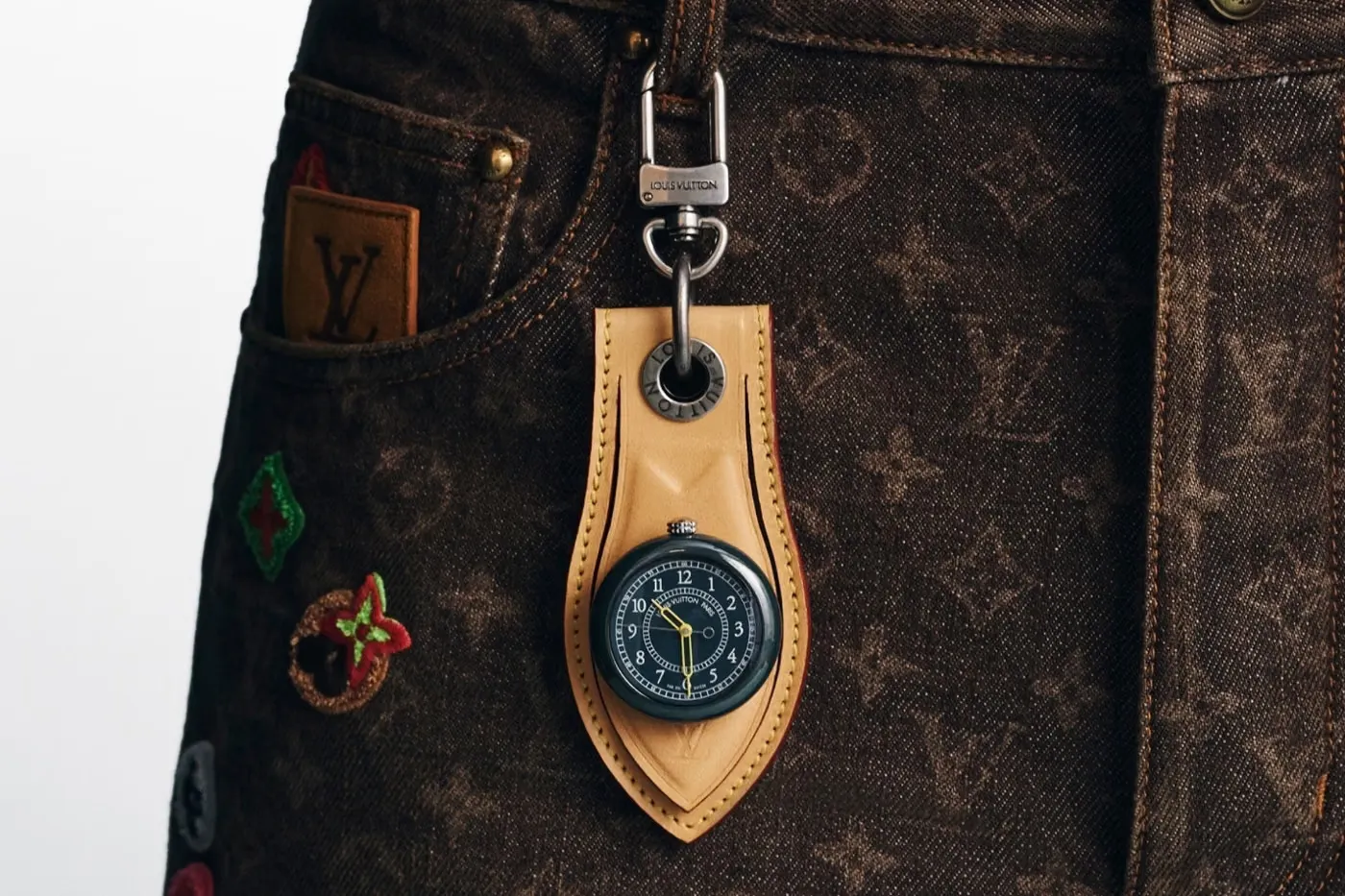 Louis Vuitton Monterey 腕表以亮面黑与经典绿色调回归
