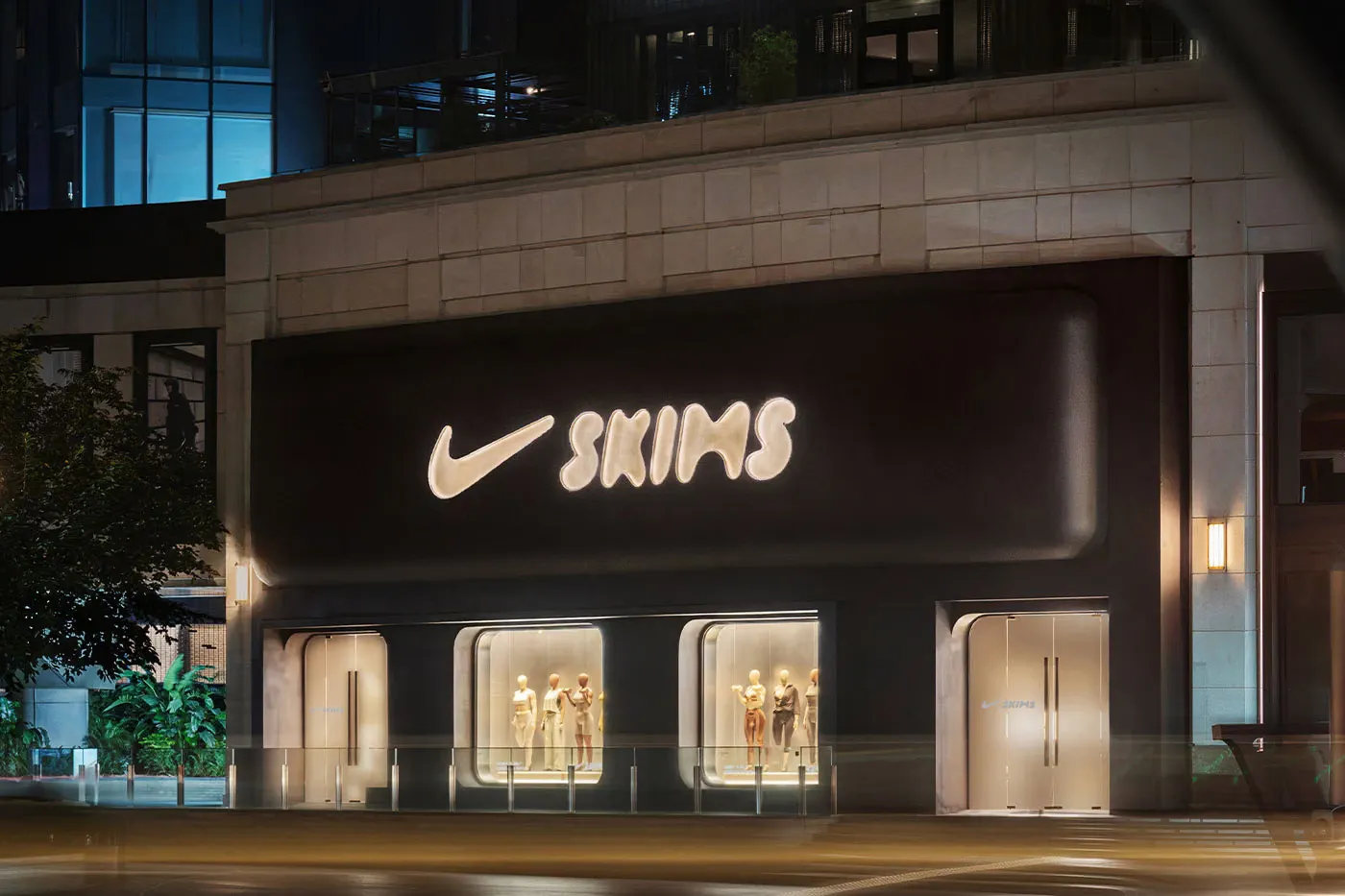 NikeSKIMS 在上海开设快闪店，带来中国首个实体零售空间
