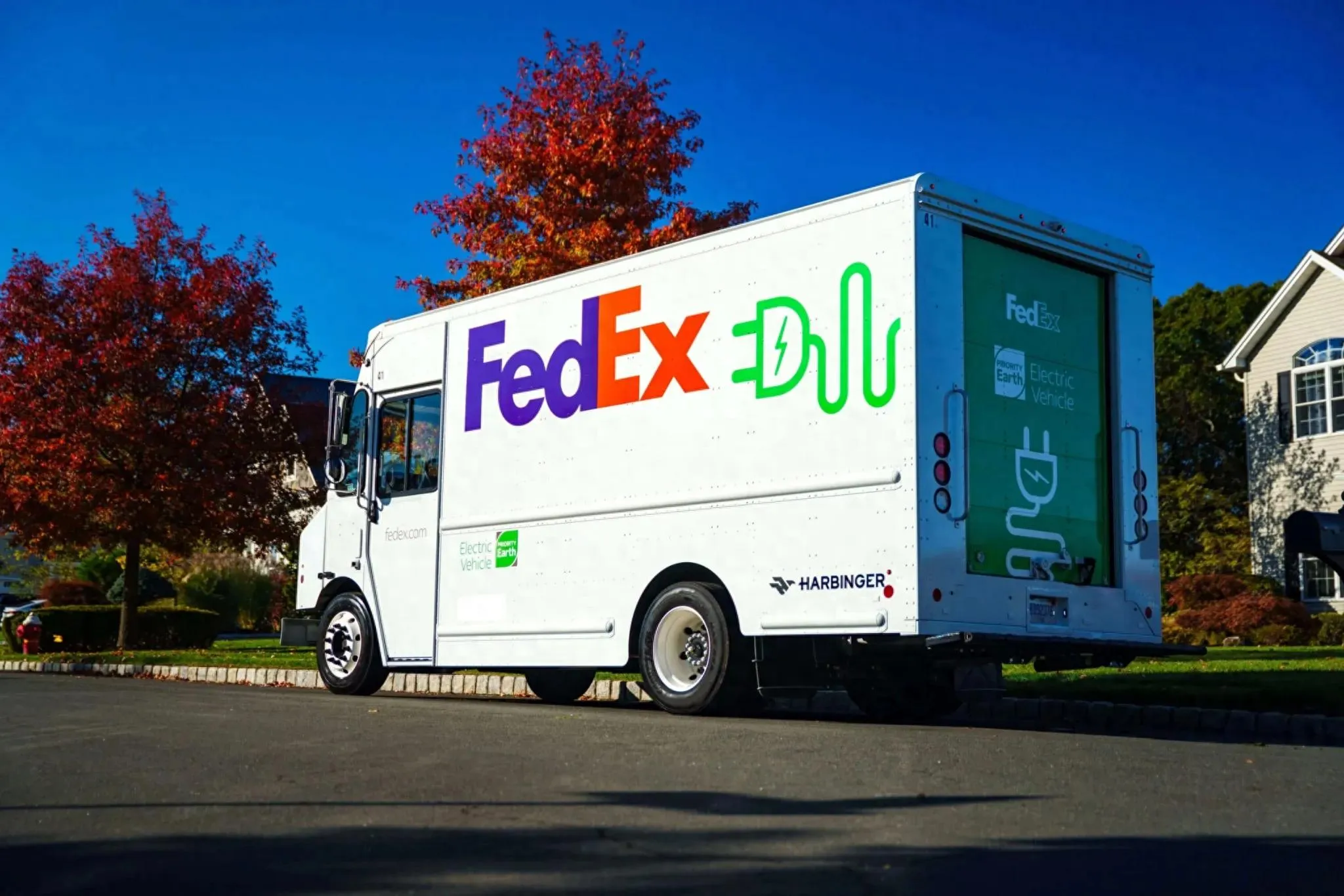 FedEx 联邦快递斥资 3 亿美元向 Harbinger 订购 2000 辆电动卡车
