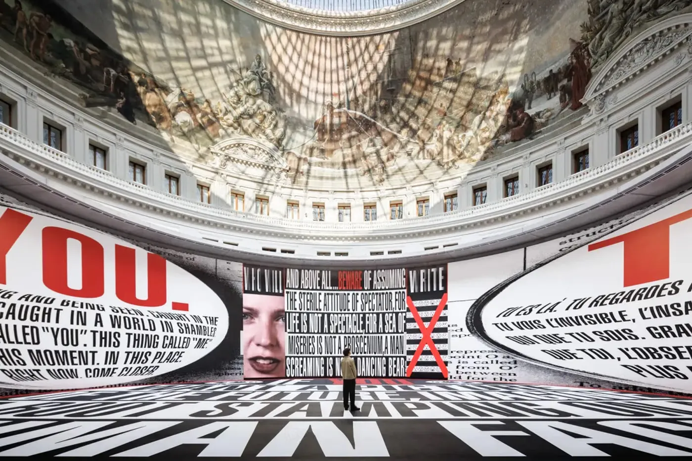 Barbara Kruger 于 Bourse de Commerce 全新装置艺术追溯《The History of Tears》