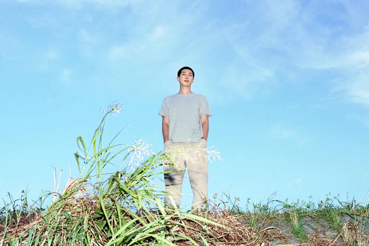 「Between You and Me」展览：RM 展现策展人面貌