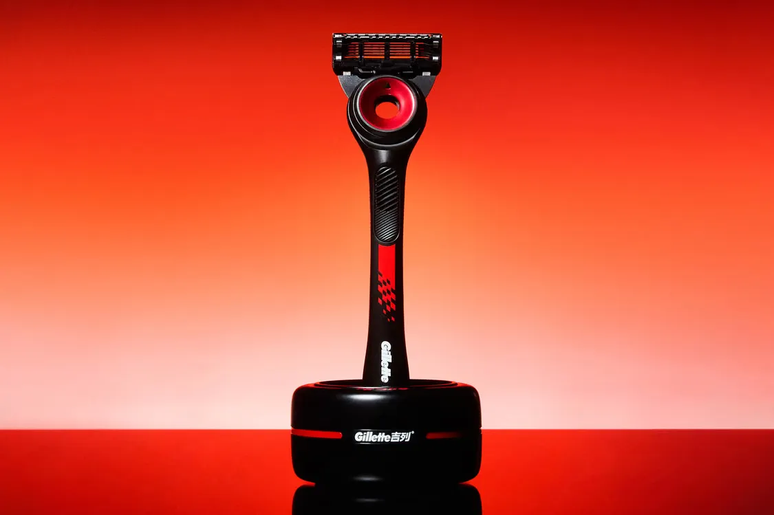 吉列 Gillette 联合 Audi Revolut F1® Team 推出全港限定联乘剃须套装