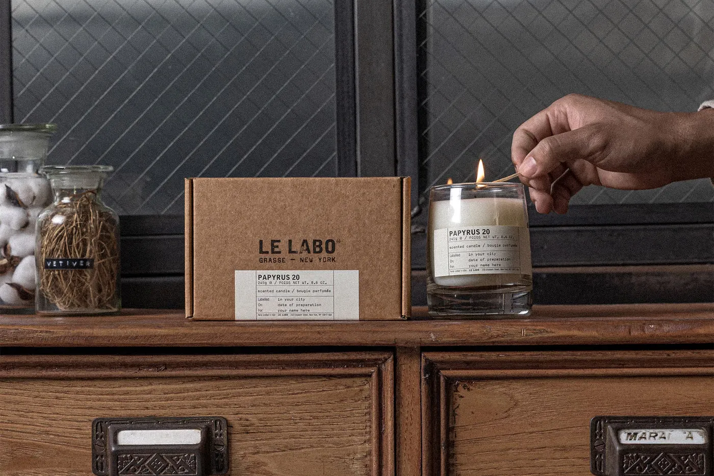 Le Labo 推出全新经典香氛蜡烛「纸莎草 20」