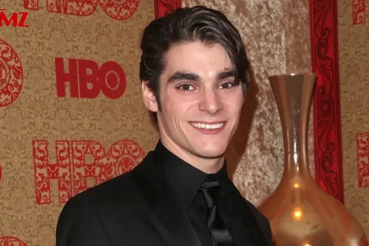 《绝命毒师》演员 RJ Mitte 去世，年仅 34 岁