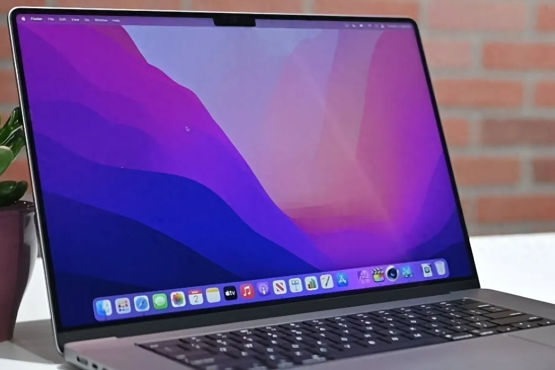 Apple 苹果零售店据称 11 月 6 日调整陈列 OLED 版 iPad mini 与触控 MacBook Pro 或同步上市